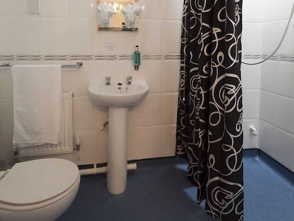 The Fountain Inn Deluxe Double Room, Ensuite (Sofa Bed IF Pre Requested) 3