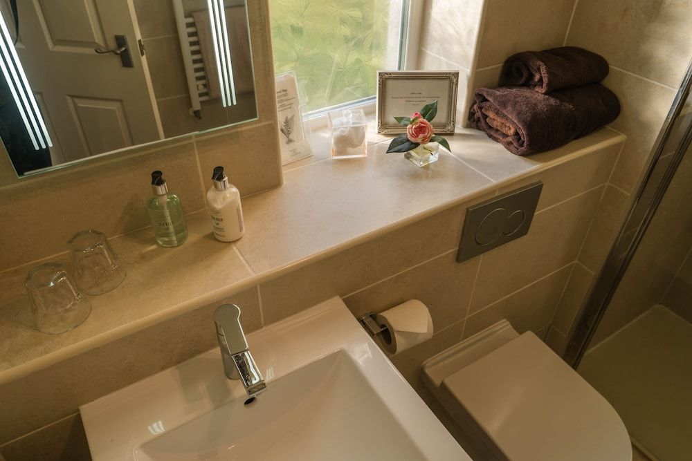 Dunroamin Double Room, Garden View 2