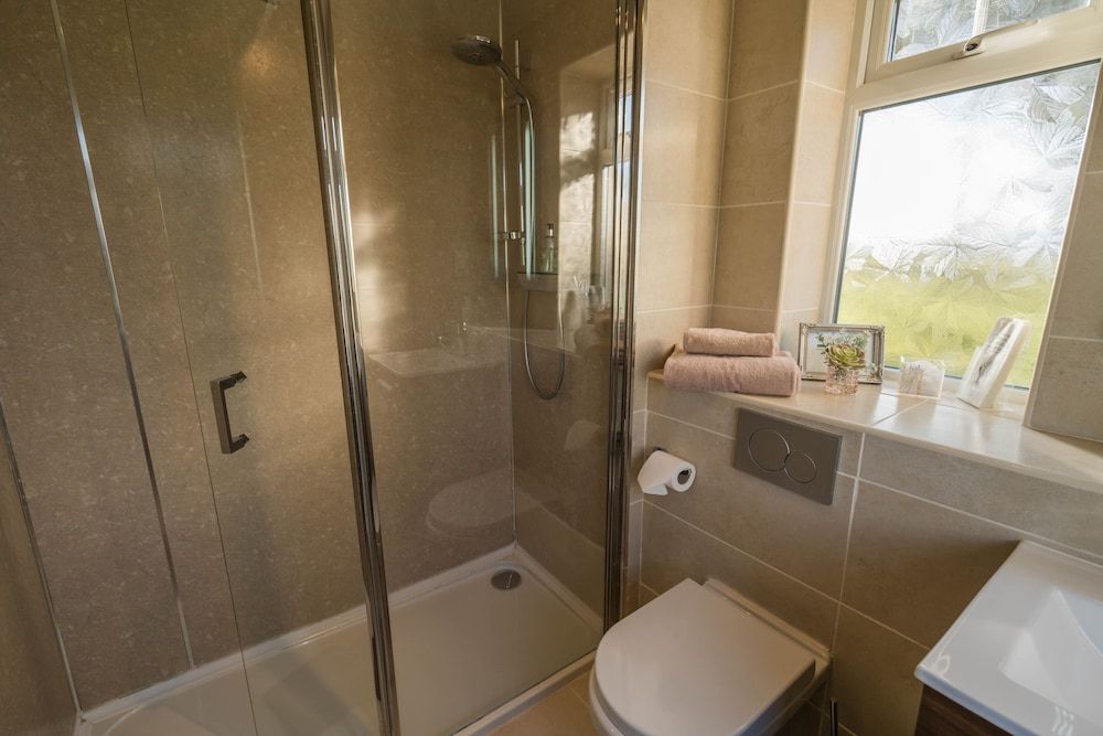 Dunroamin Double Room, Garden View 4