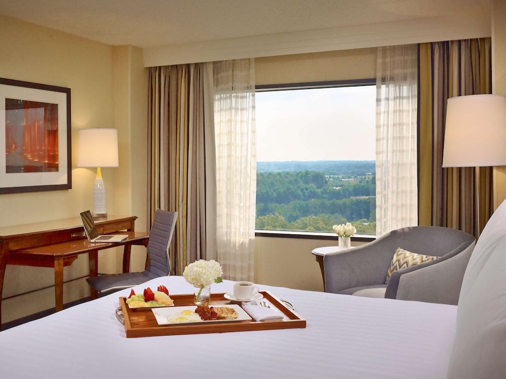 Room, 1 King Bed, Accessible (Preferred, Mobility, Bathtub)