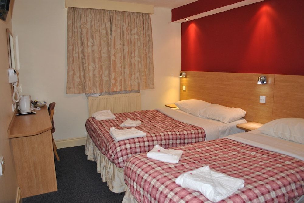 undefined Carlton Hotel 5