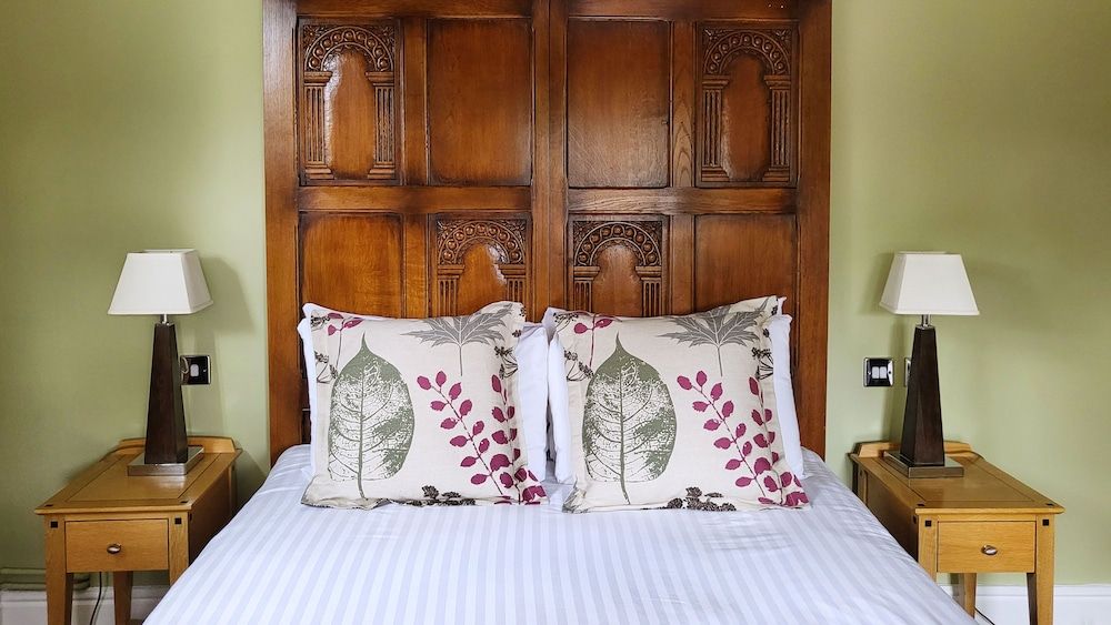 The Kingfisher Pub and Hotel Junior Double Room