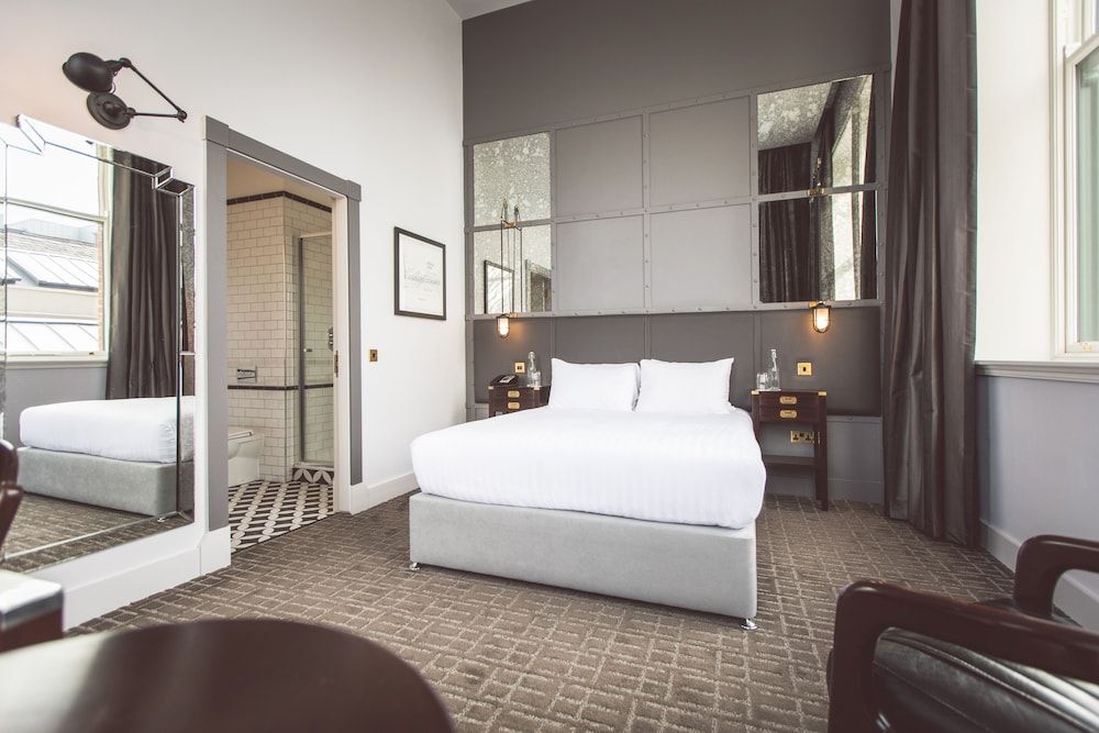 Deluxe Room, 1 King Bed