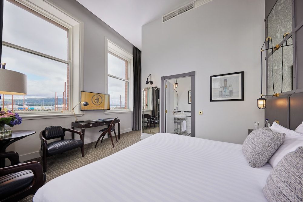 Deluxe Room, 1 King Bed