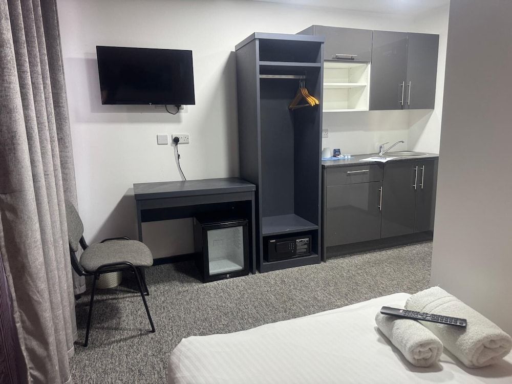 Trivelles Regency Nottingham Business Single Room 4