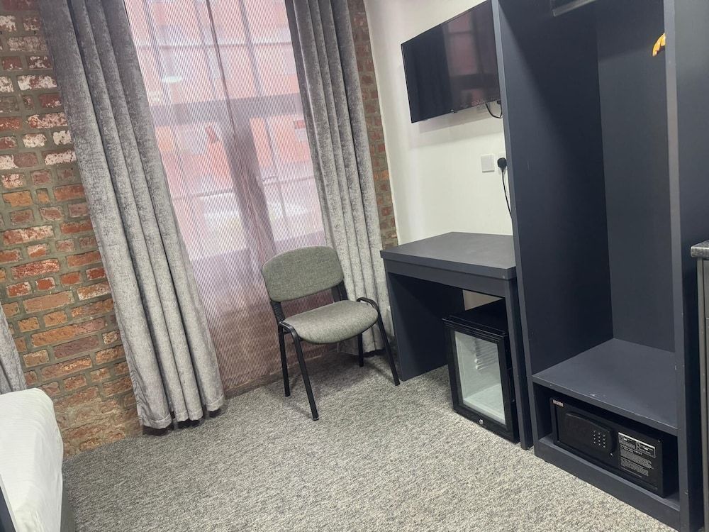 Trivelles Regency Nottingham Business Single Room 5