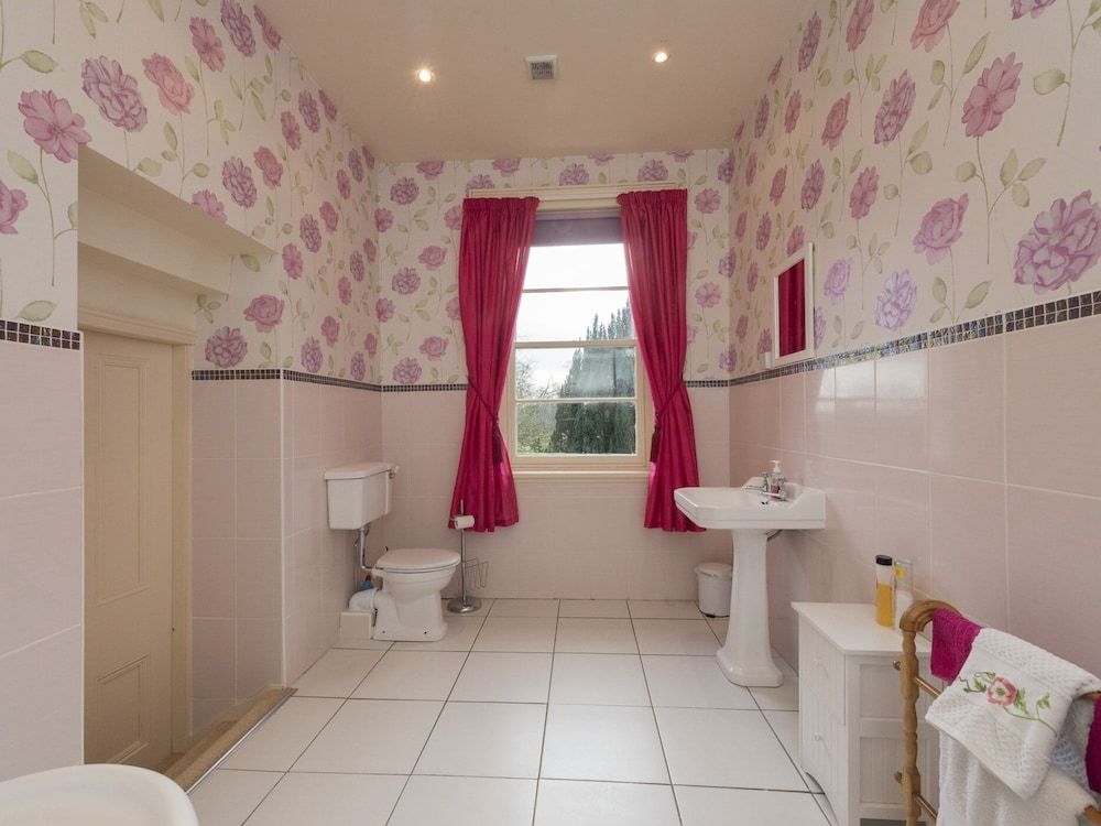 Banoge House Double Room, Ensuite 4