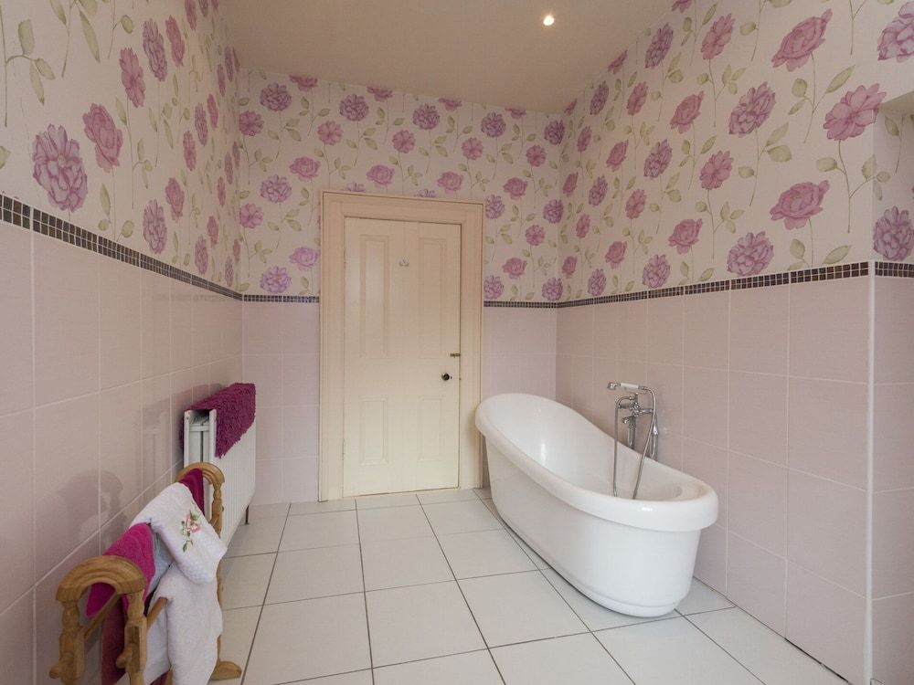 Banoge House Double Room, Ensuite 3