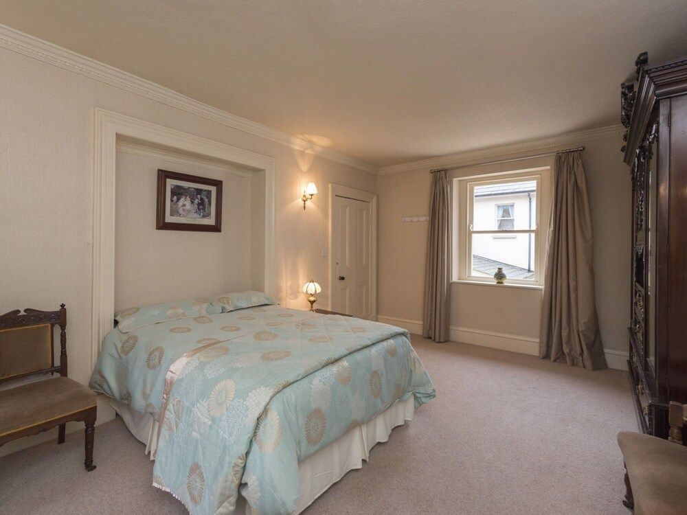 Banoge House Double Room, Ensuite (with Shower) 5