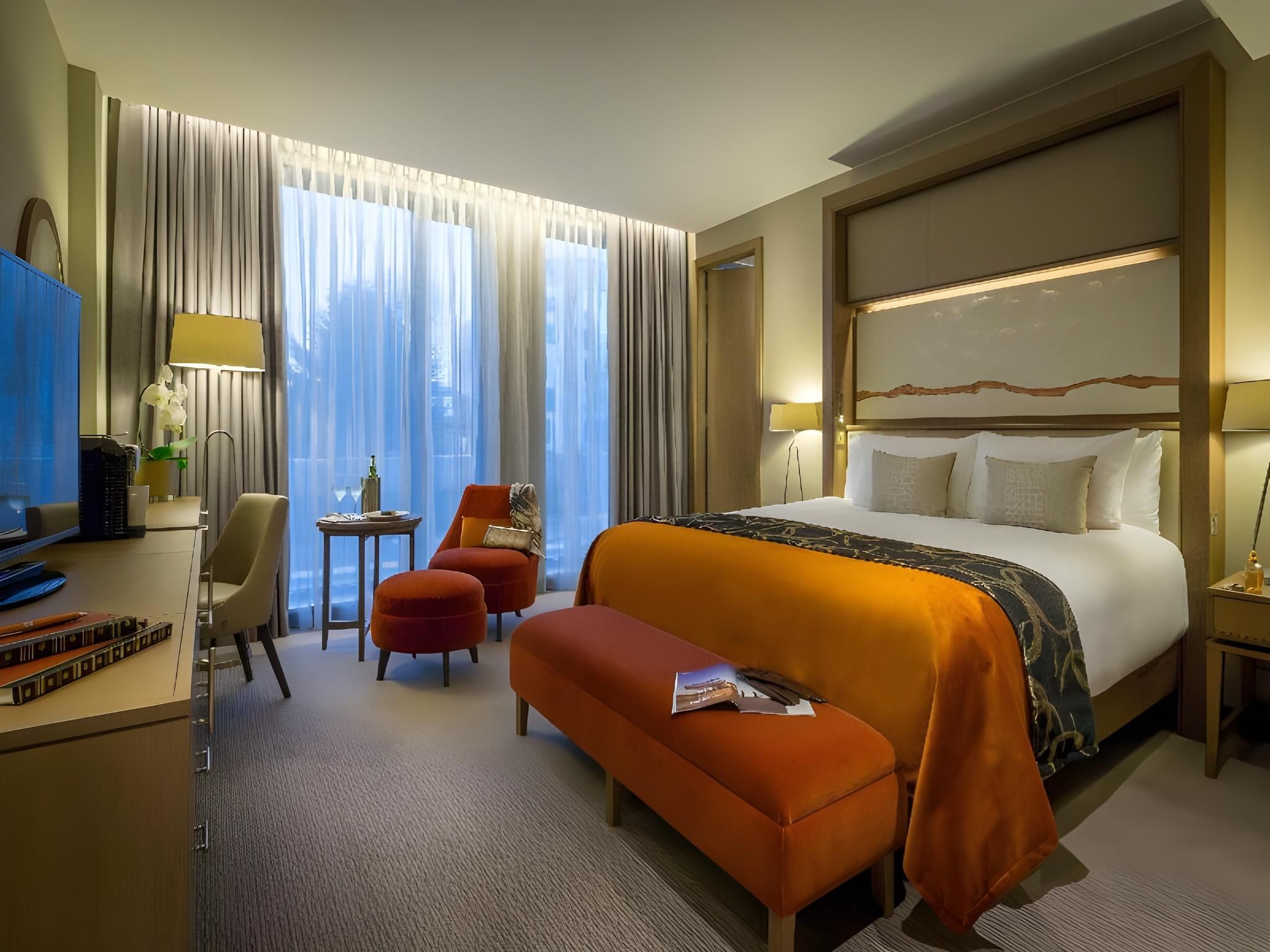 undefined Clayton Hotel Chiswick 9