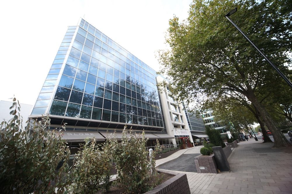 undefined Clayton Hotel Chiswick 3