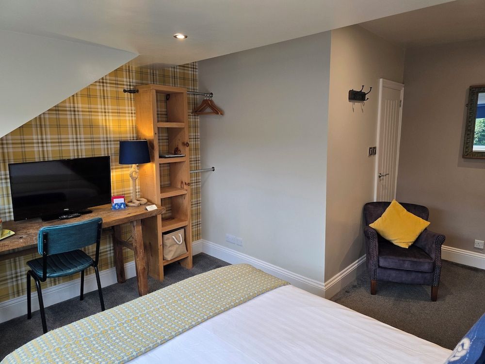 Ashburton House Classic Double Room 6