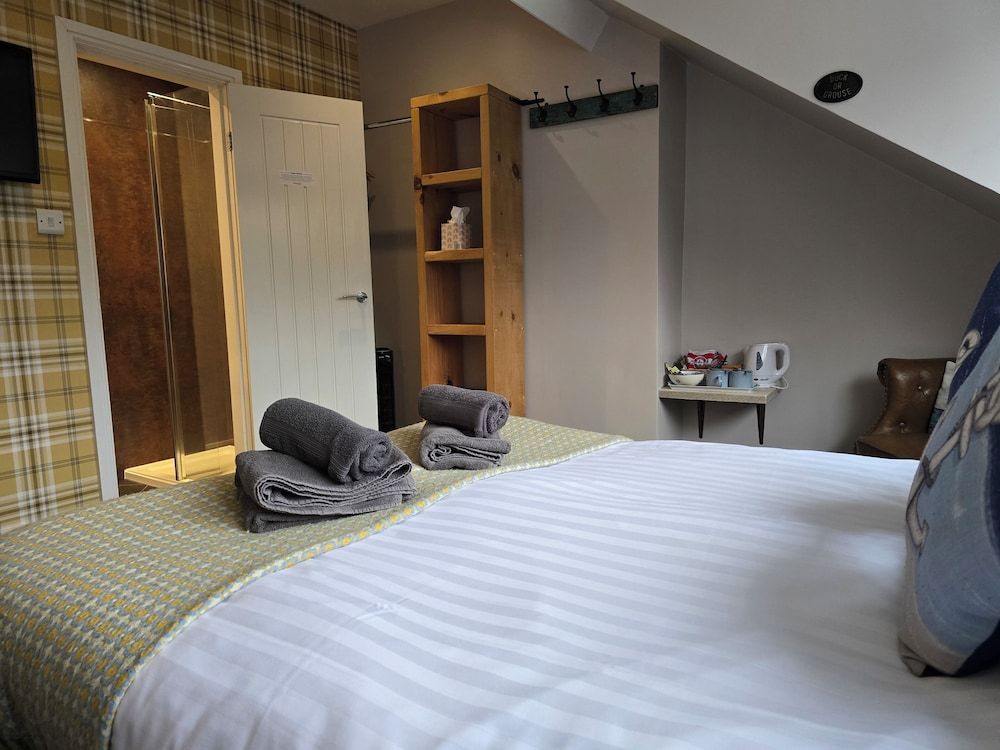 Ashburton House Classic Double Room 3