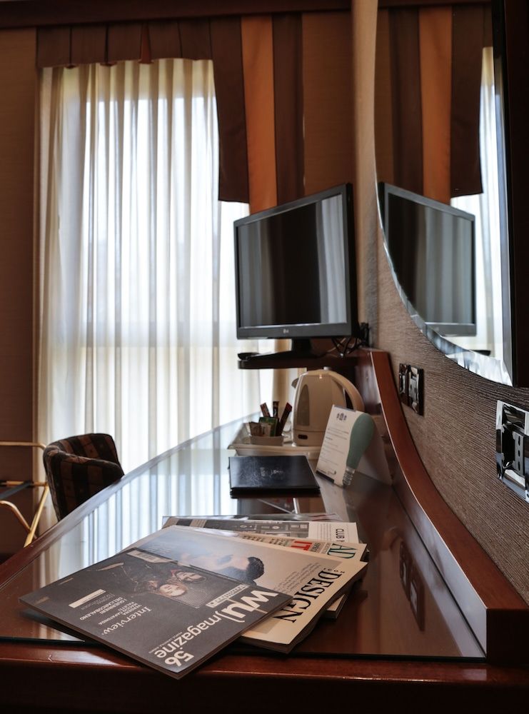 Best Western Hotel Madison Standard Room, 2 Twin Beds 6