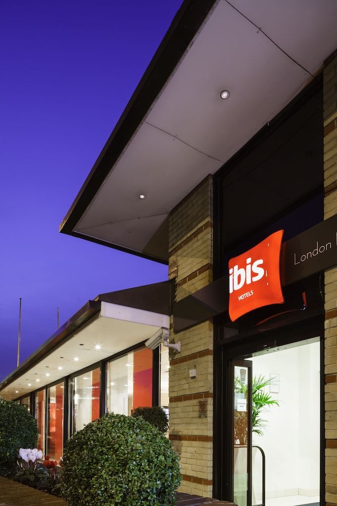undefined ibis London Docklands Canary Wharf 6