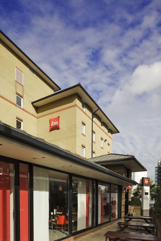 undefined ibis London Docklands Canary Wharf 9