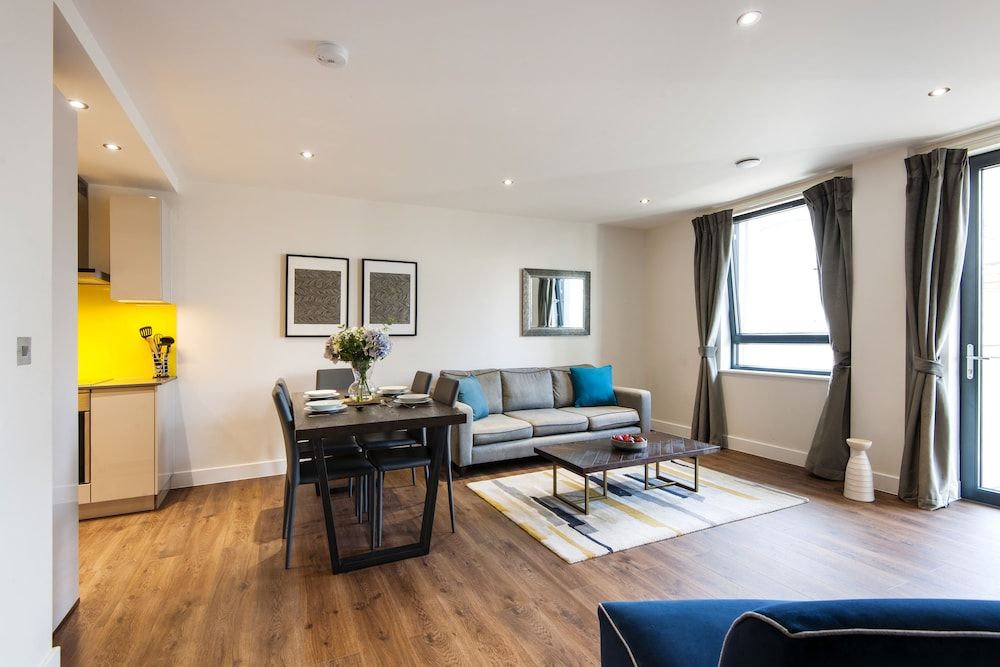 Twyne House Apartments Superior Apartment 7