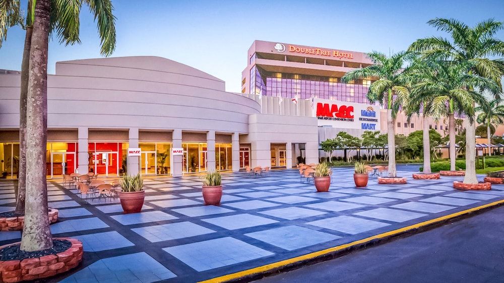 undefined DoubleTree by Hilton Hotel Miami Airport & Convention Center 2