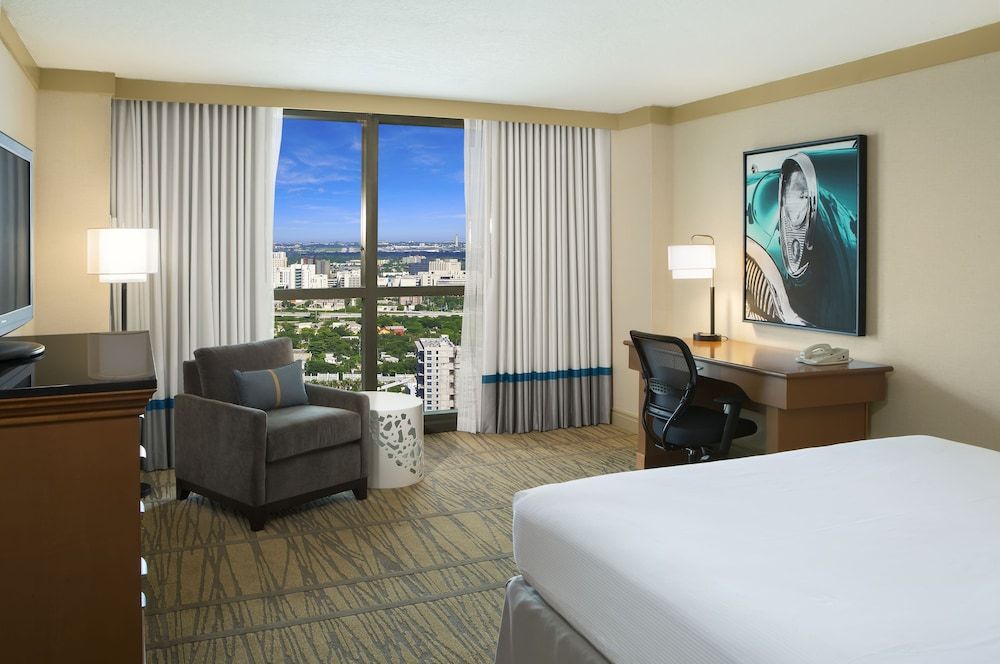 undefined DoubleTree by Hilton Hotel Miami Airport & Convention Center 8
