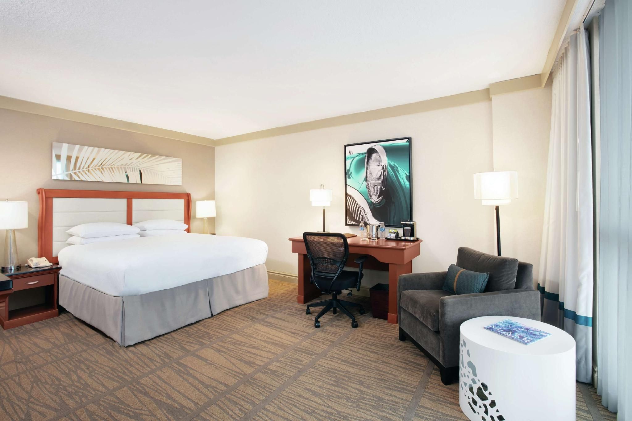 1 King Mobility Accessible w/ Bathtub