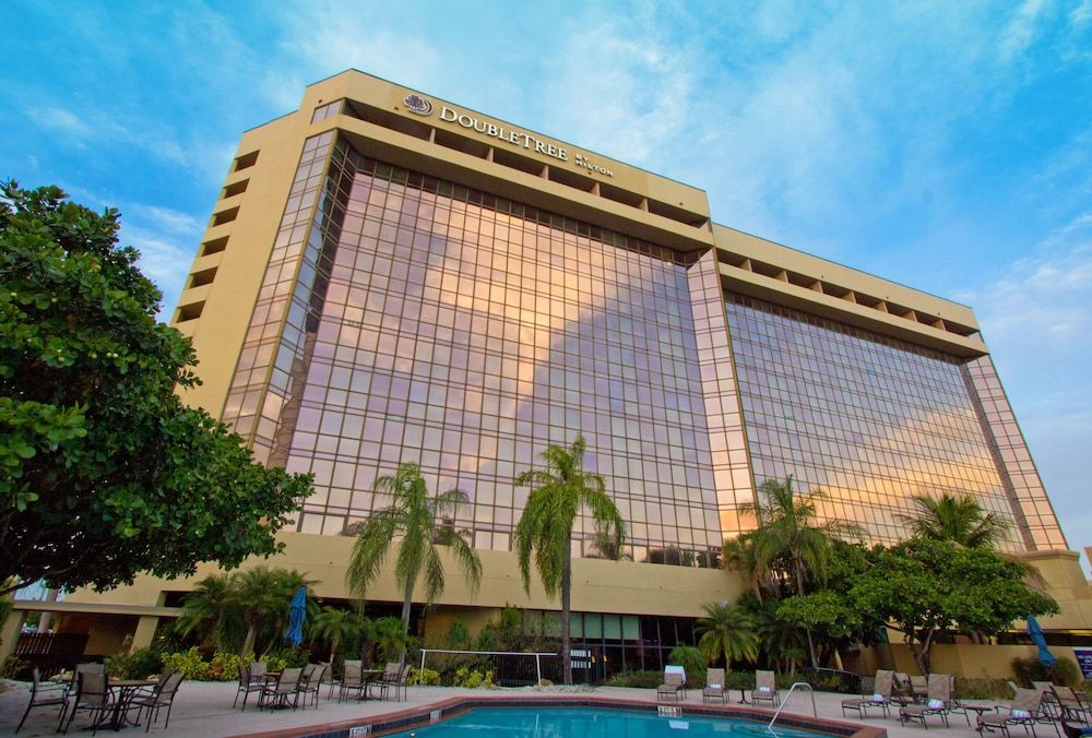 undefined DoubleTree by Hilton Hotel Miami Airport & Convention Center 4