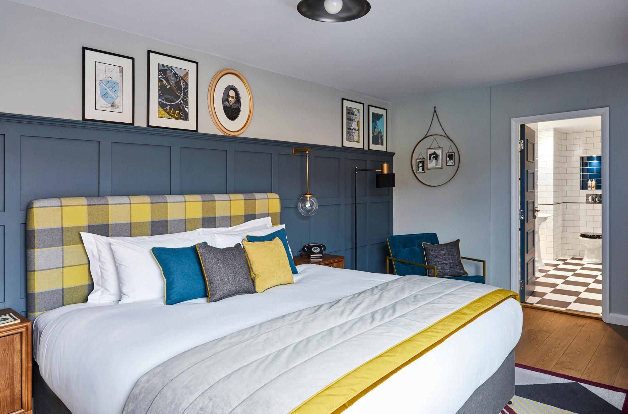 1 King Bed Standard