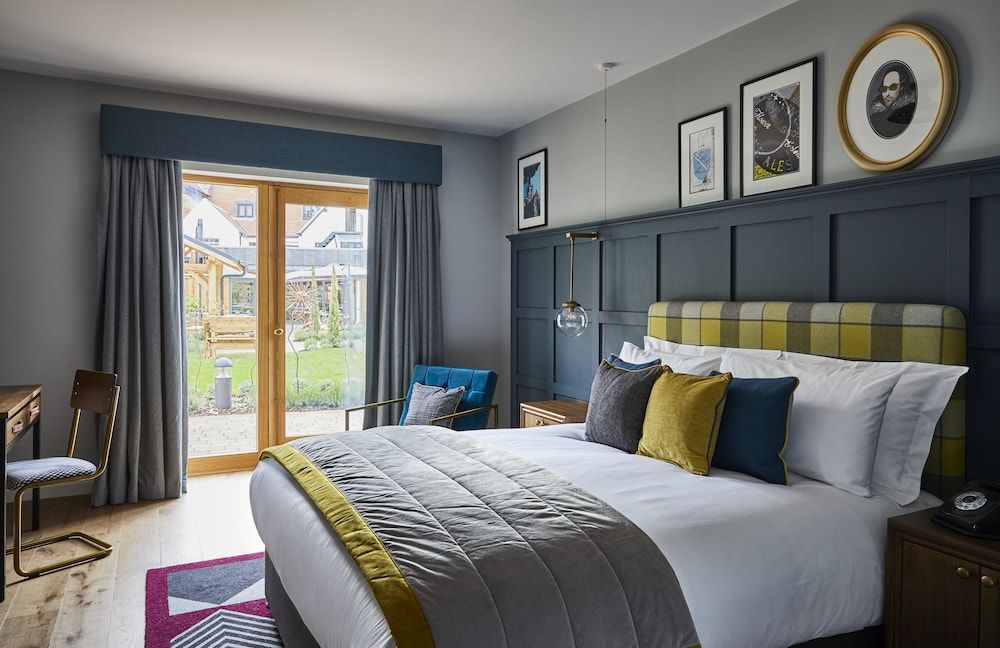 Standard Room, 1 King Bed (Outdoor Living Area)