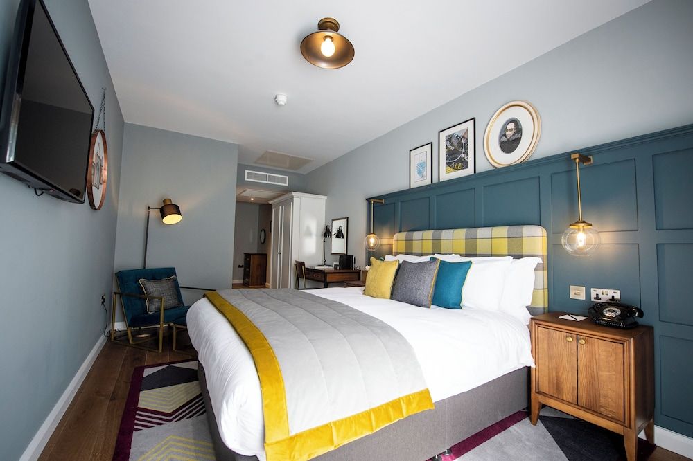 Standard Room, 1 King Bed