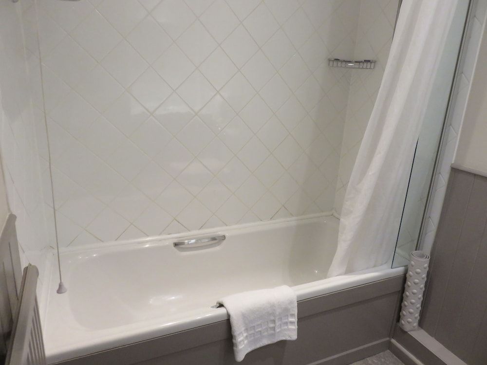 The Belmont Hotel Classic Double Room, 1 Double Bed 13