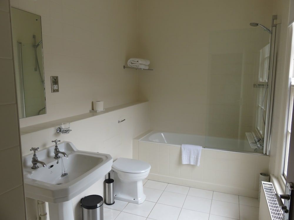 The Belmont Hotel Classic Double Room, 1 Double Bed 12