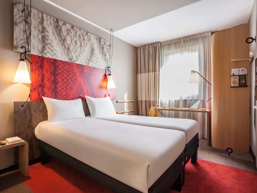 undefined ibis Manchester Centre 96 Portland Street