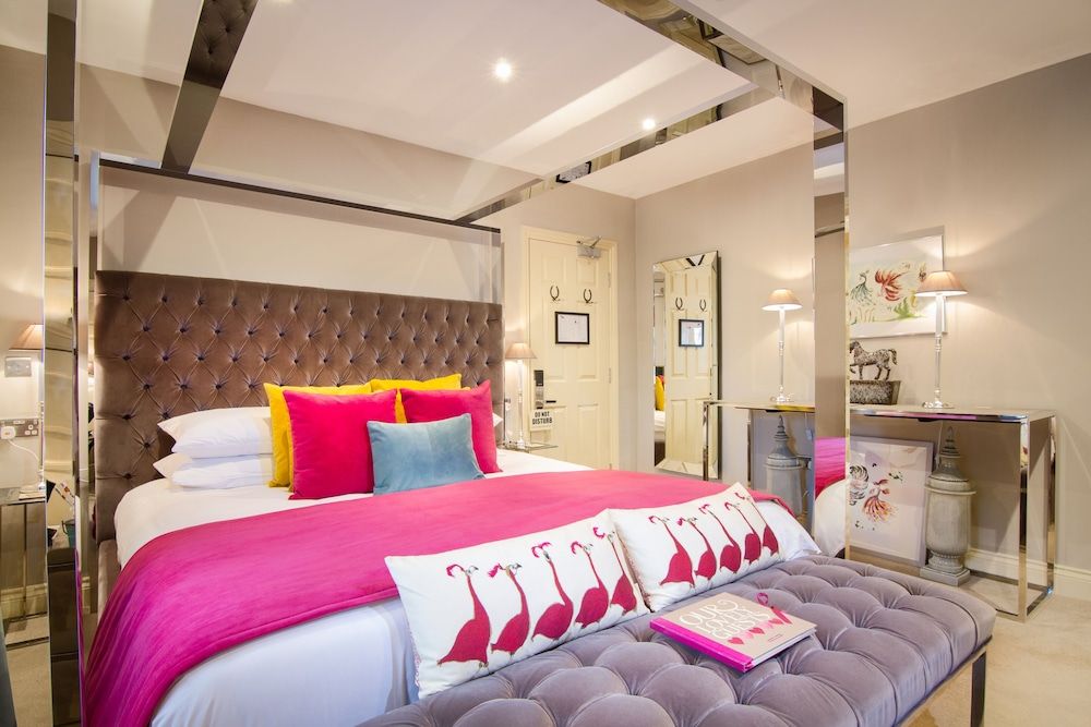 Black Horse Inn Four Poster Double Room 3