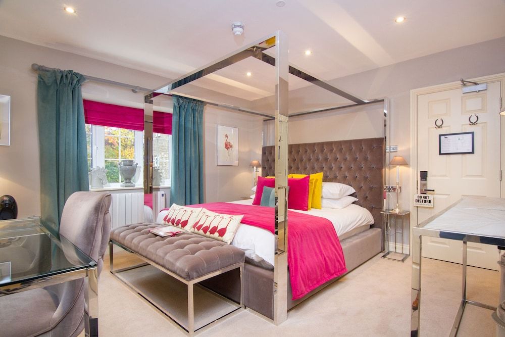 Black Horse Inn Four Poster Double Room