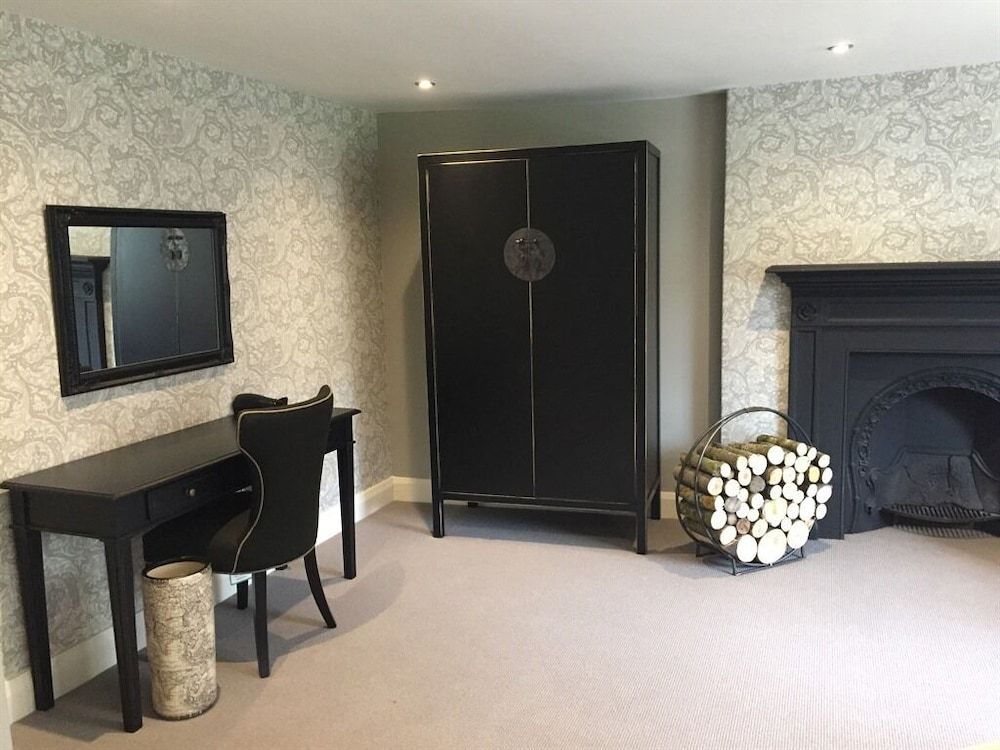 Dirty Bottles Classic Double Room 21