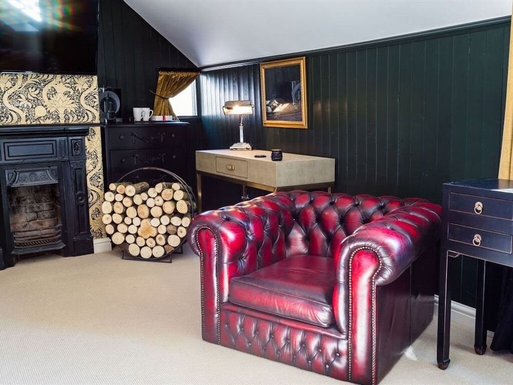 Dirty Bottles Classic Double Room 23