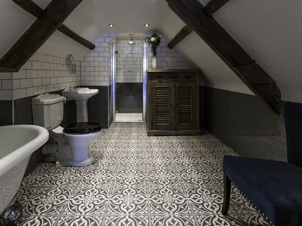 Dirty Bottles Classic Double Room 18