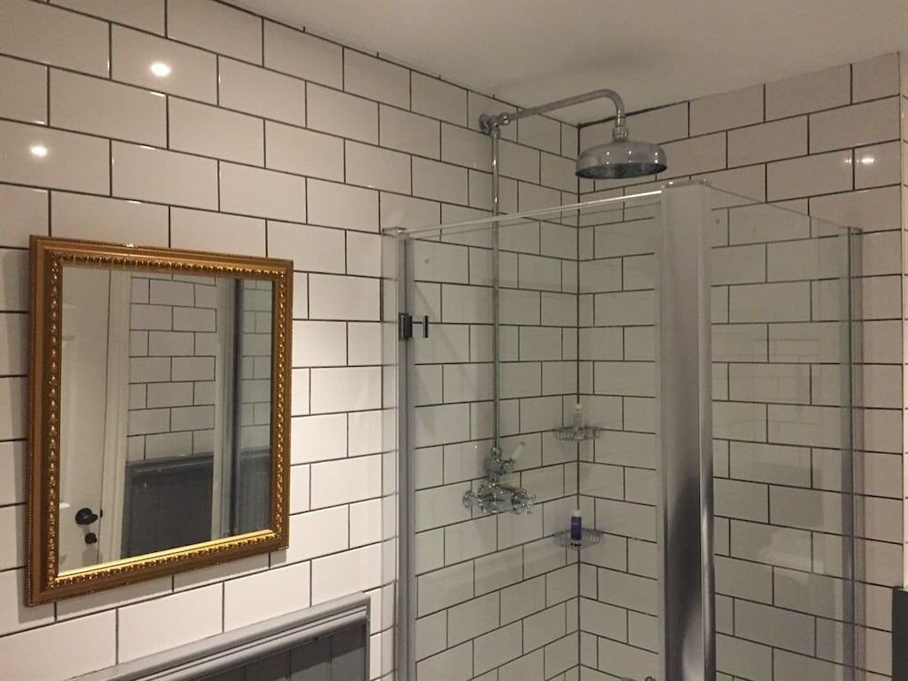 Dirty Bottles Classic Double Room 16