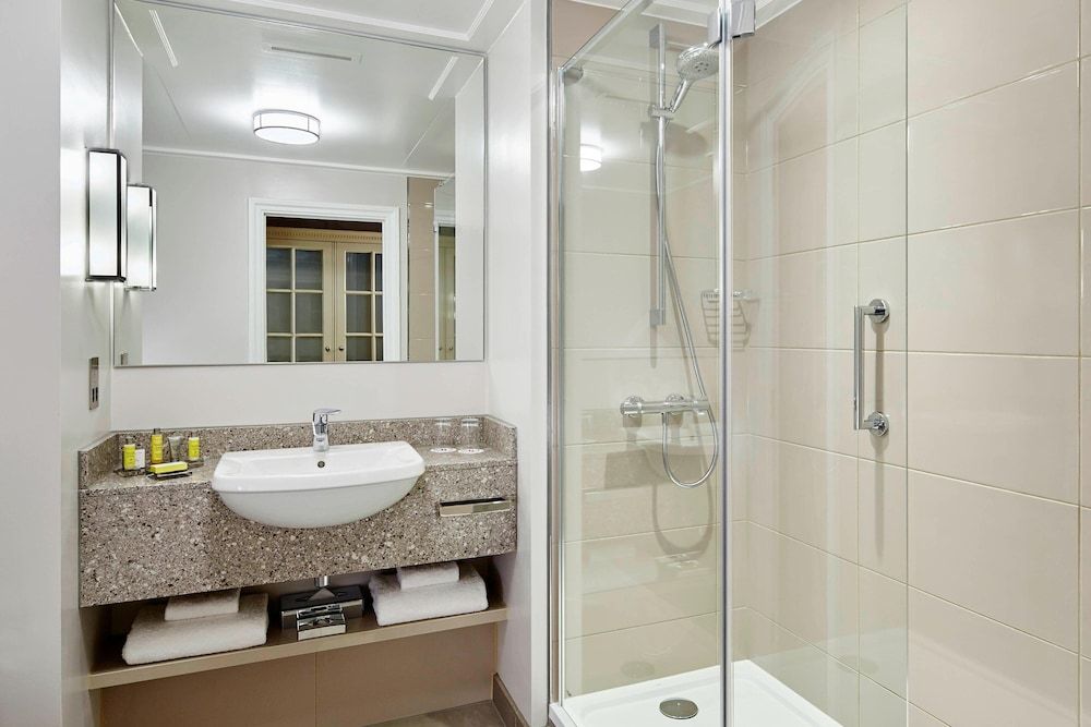 Bristol Marriott Royal Hotel Deluxe Room 4