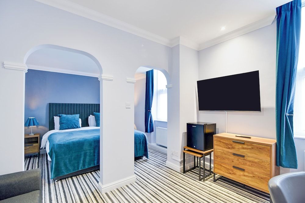 Aston Court Derby City Centre by Belvilla Deluxe Double Room, 1 King Bed with Sofa bed 4