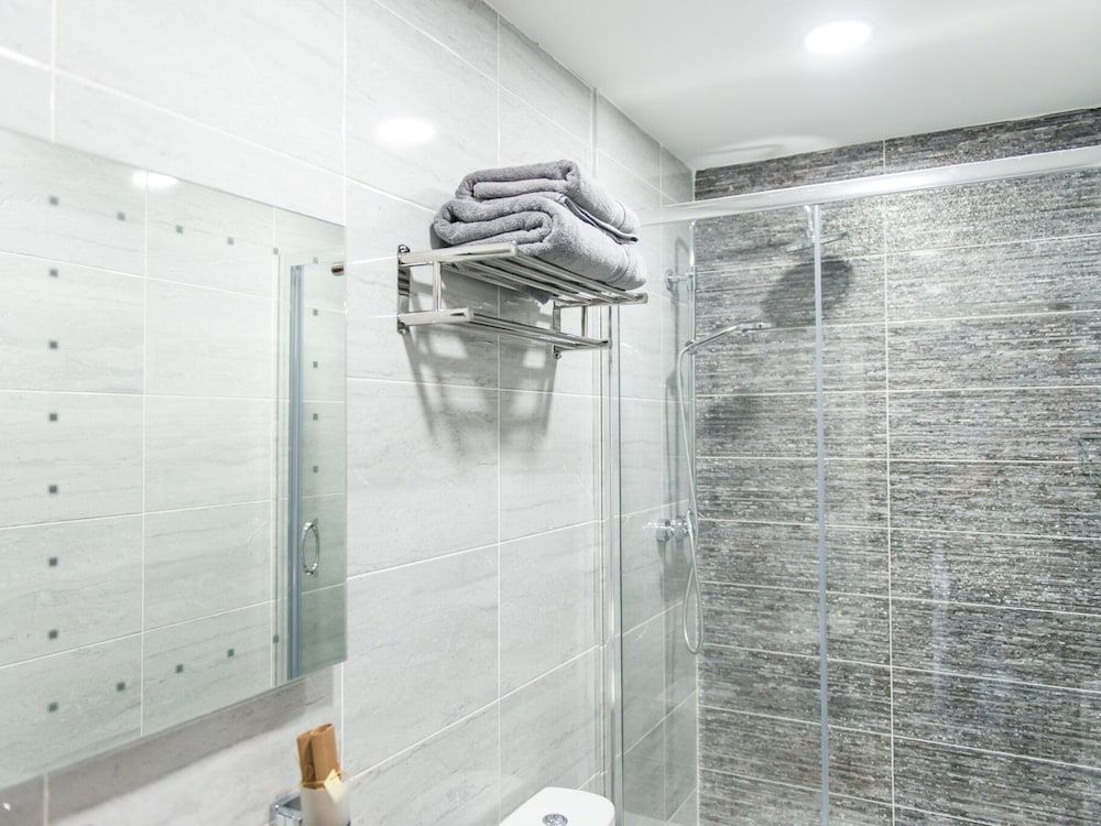 Meridian Serviced Apartments Executive Apartment, Ensuite (Executive One Bedroom) 16