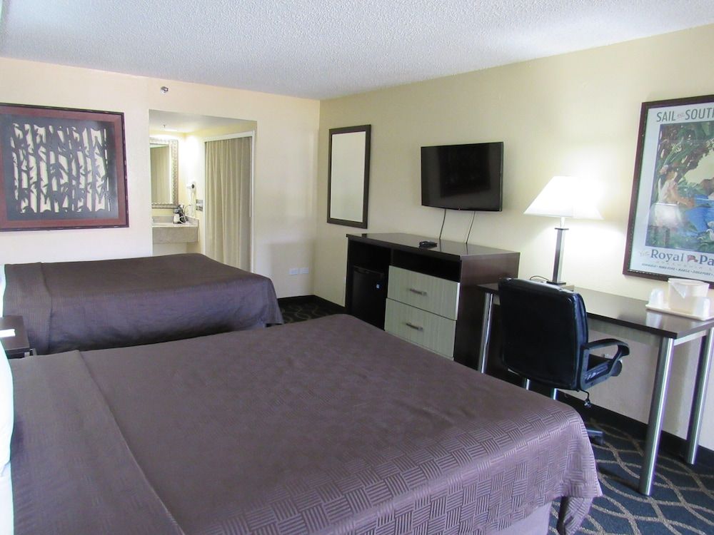 Clarion Inn Orlando International Drive - ICON Park Room, 2 Queen Beds, Accessible, Non Smoking 2