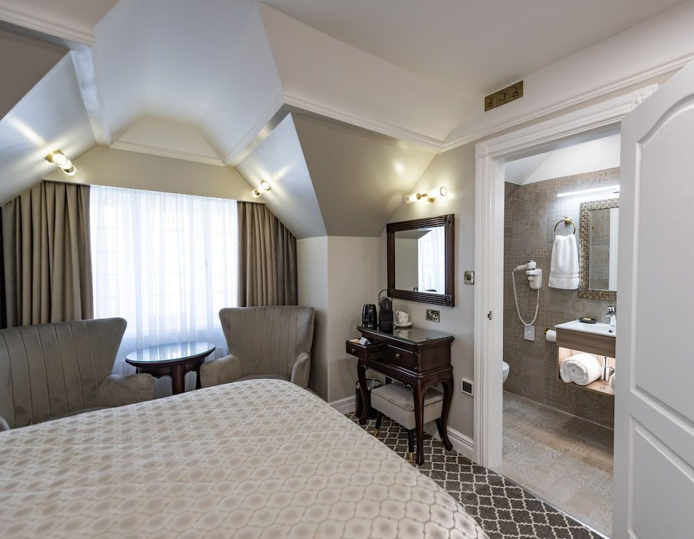 Riverside Inn Classic Double Room, Ensuite 2