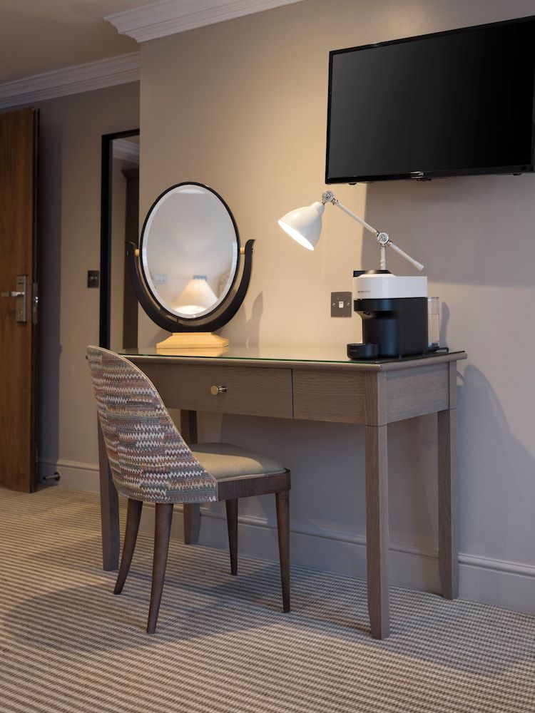 The Kings Arms Classic Twin 6