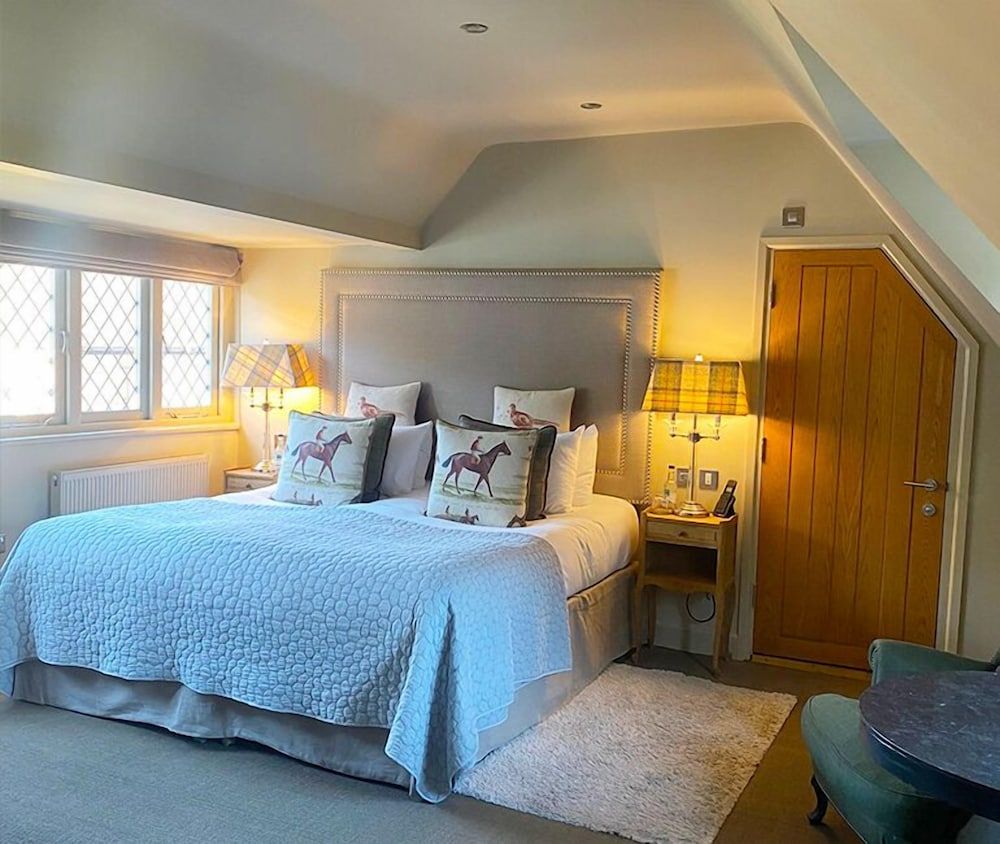 Wingrove House Premium Deluxe Room 4