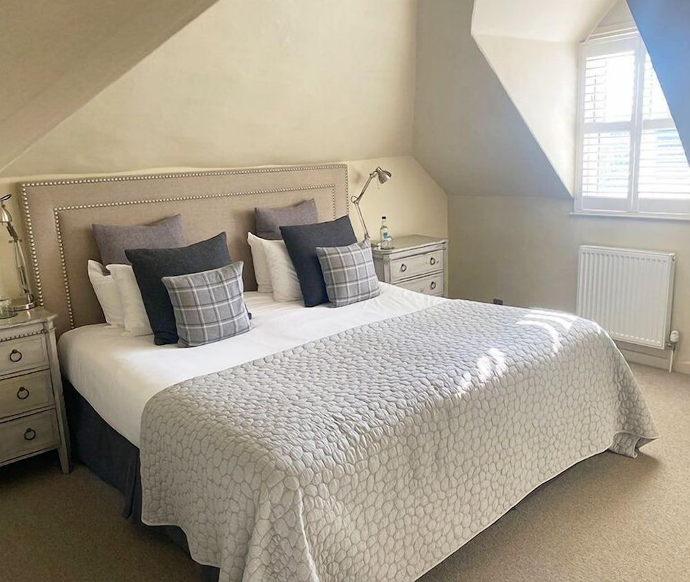 Wingrove House Premium Deluxe Room 6