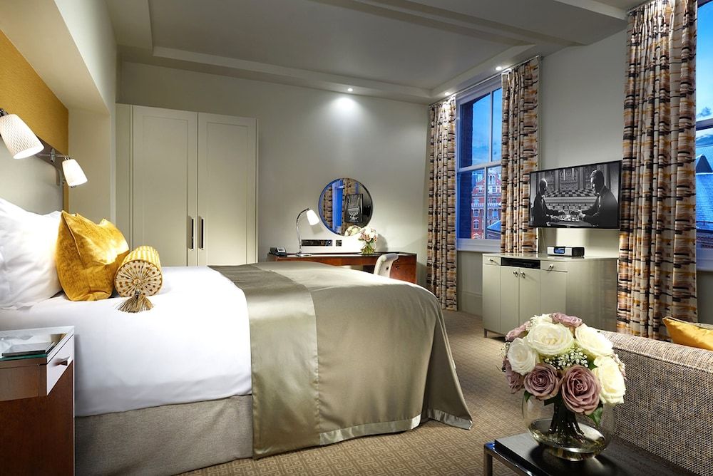 Taj 51 Buckingham Gate, Suites and Residences Junior Suite (Kings)