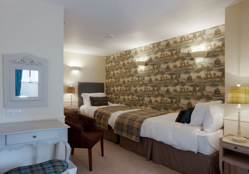 The Red Lion Family Room (Sleeps 4) 2