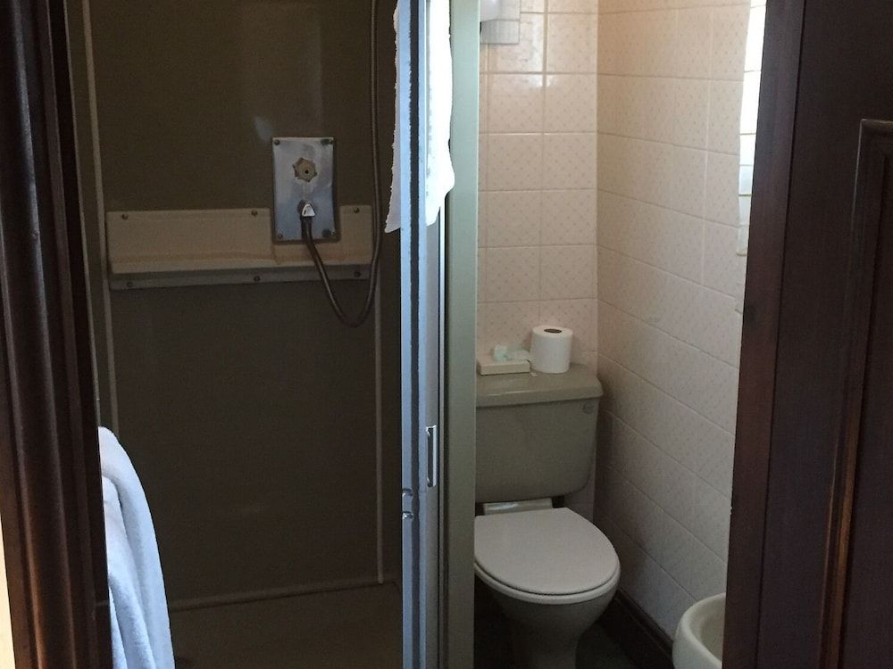 Cross Keys Hotel Standard Double Room, Ensuite (Standard Double) 5