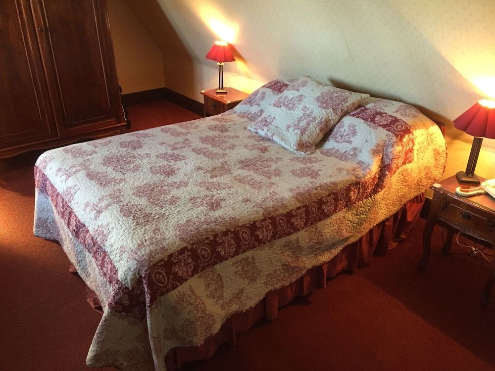 Cross Keys Hotel Standard Double Room, Ensuite (Standard Double) 2