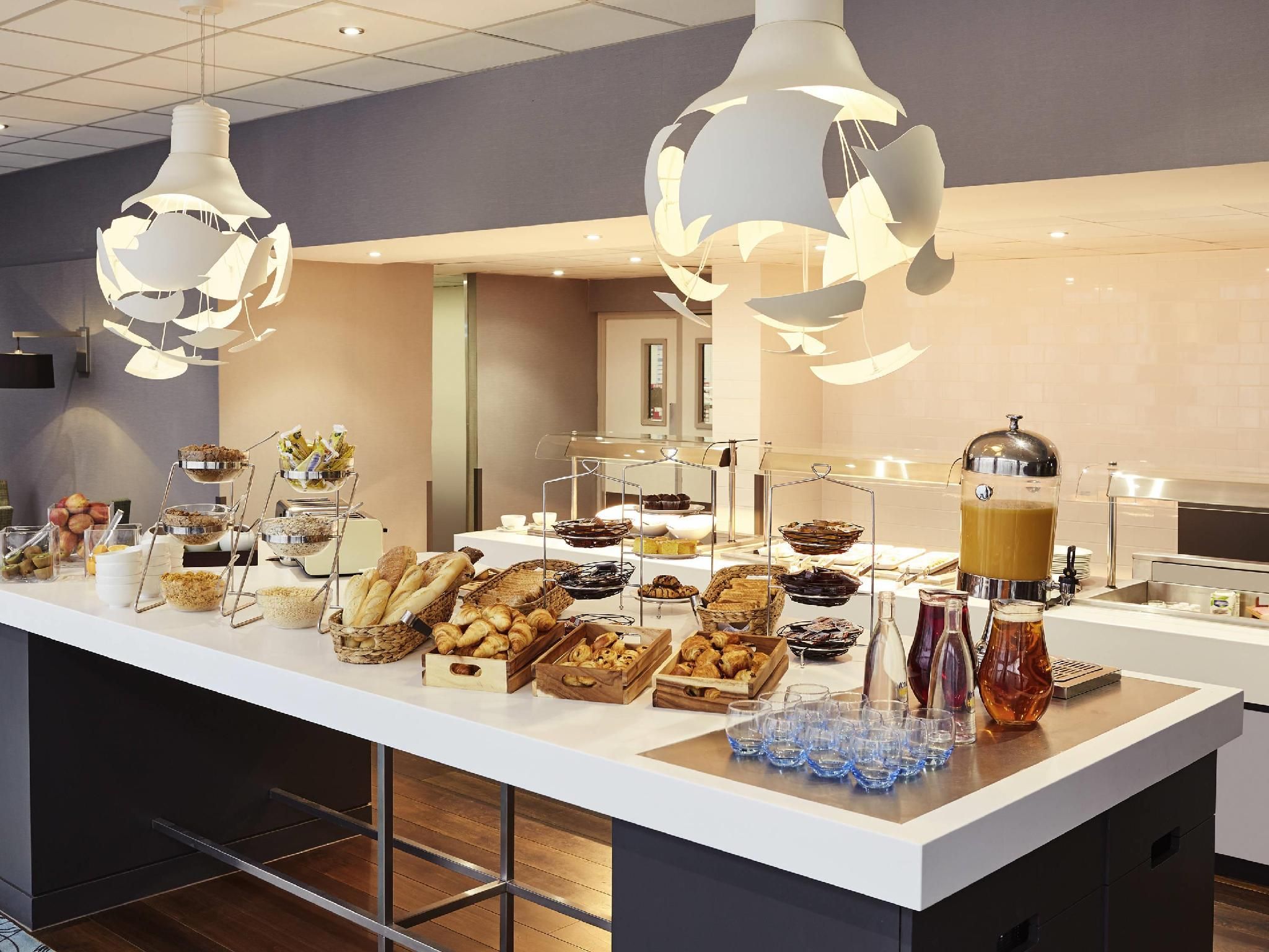 undefined Novotel Coventry M6 J3 Hotel 7